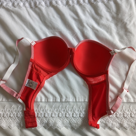 NWOT Freya Deco Bra, Red, US Size 28DDD - Picture 3 of 6